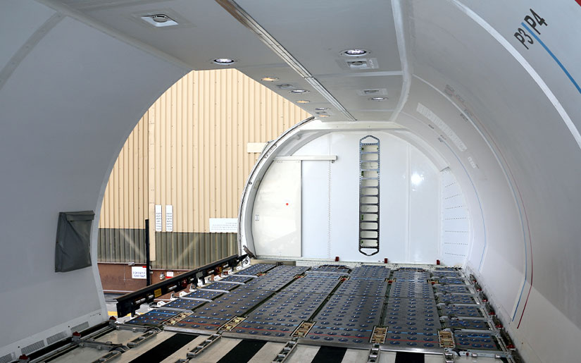 B737-700BDSF%20Passenger%20to%20Cargo%20Conversion_7_825x515.jpg