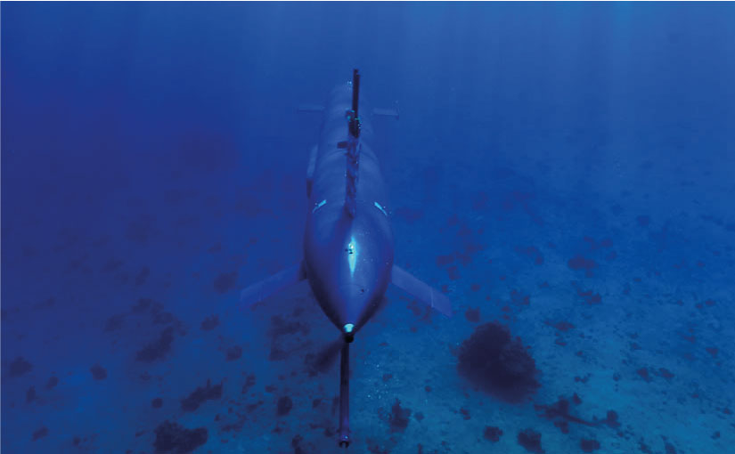 Autonomous submarine with high-efficiency battery bank for extended missions
