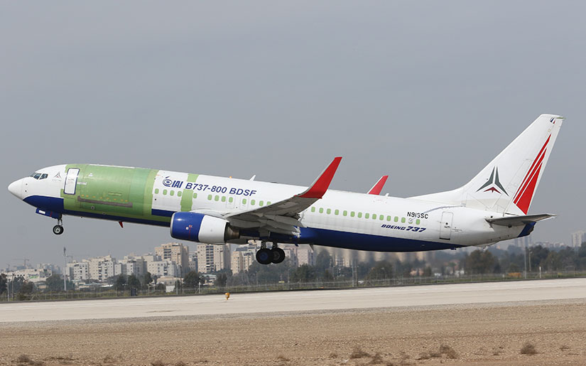מטוס מטען שהוסב בתעשייה האווירית מדגם 737-800